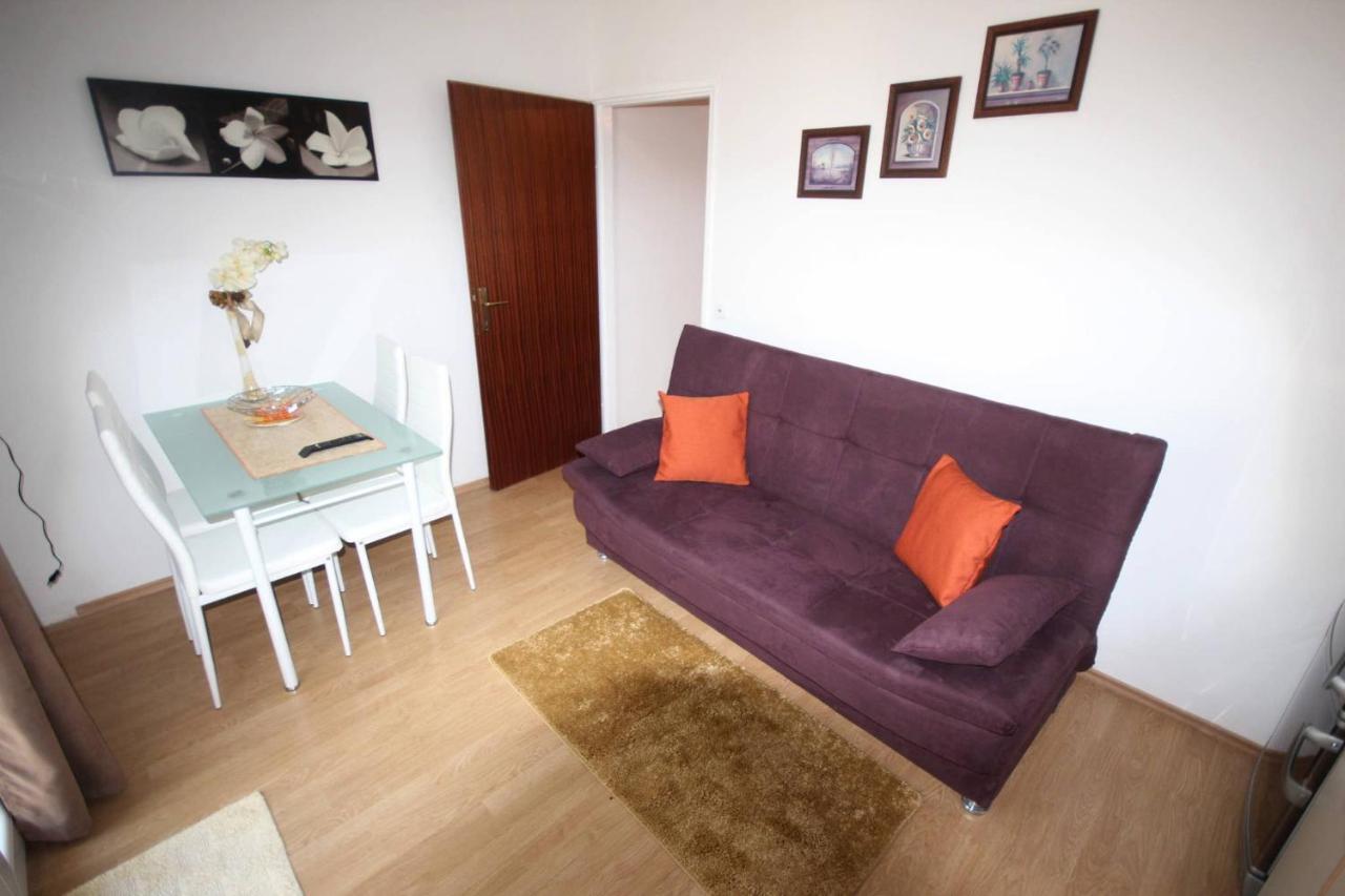 זאדאר Small Apartment For A Great Holiday מראה חיצוני תמונה