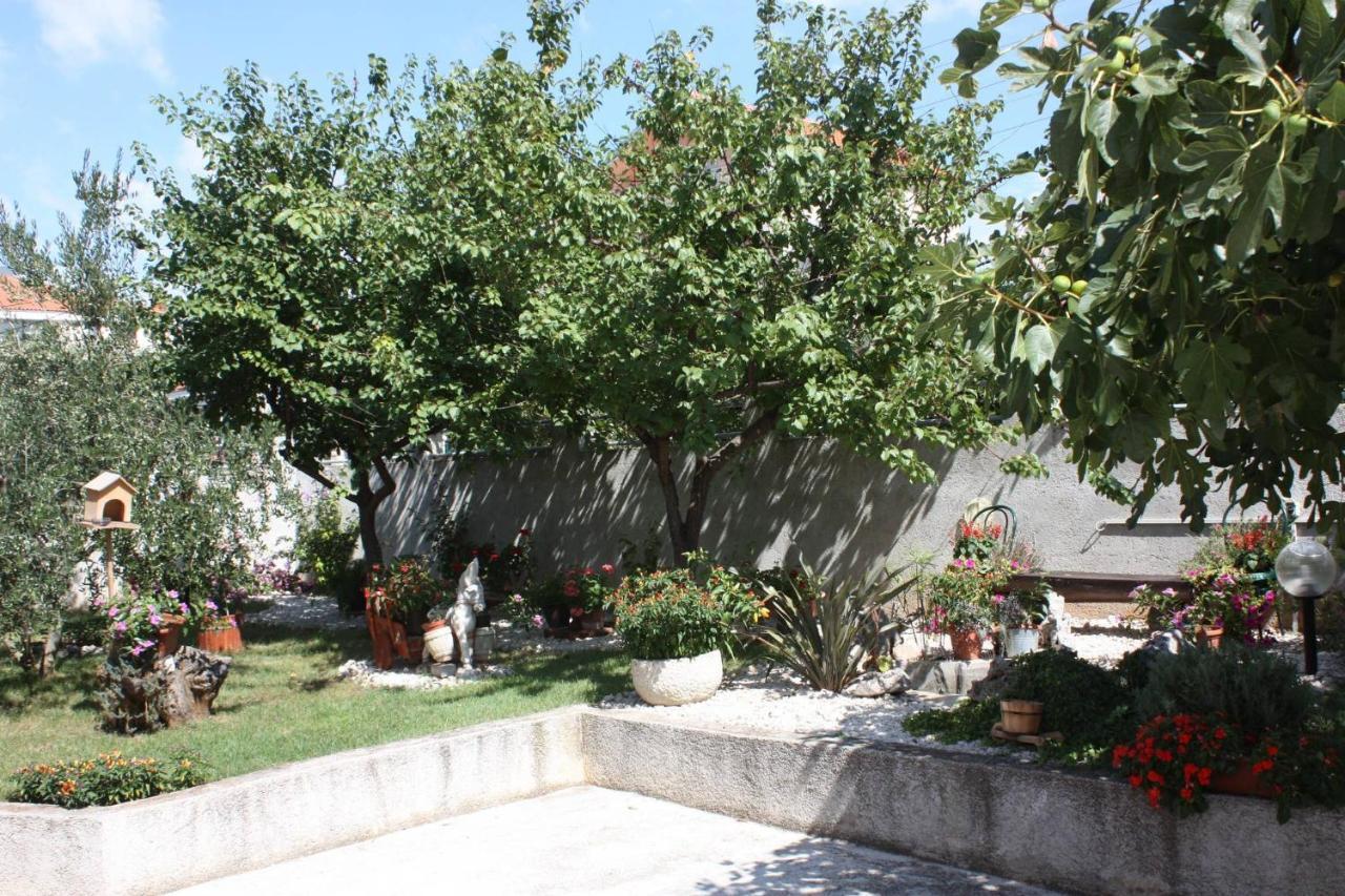 זאדאר Small Apartment For A Great Holiday מראה חיצוני תמונה
